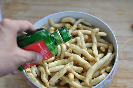 最新腌制咸菜，口味变迁与文化碰撞的交融美食